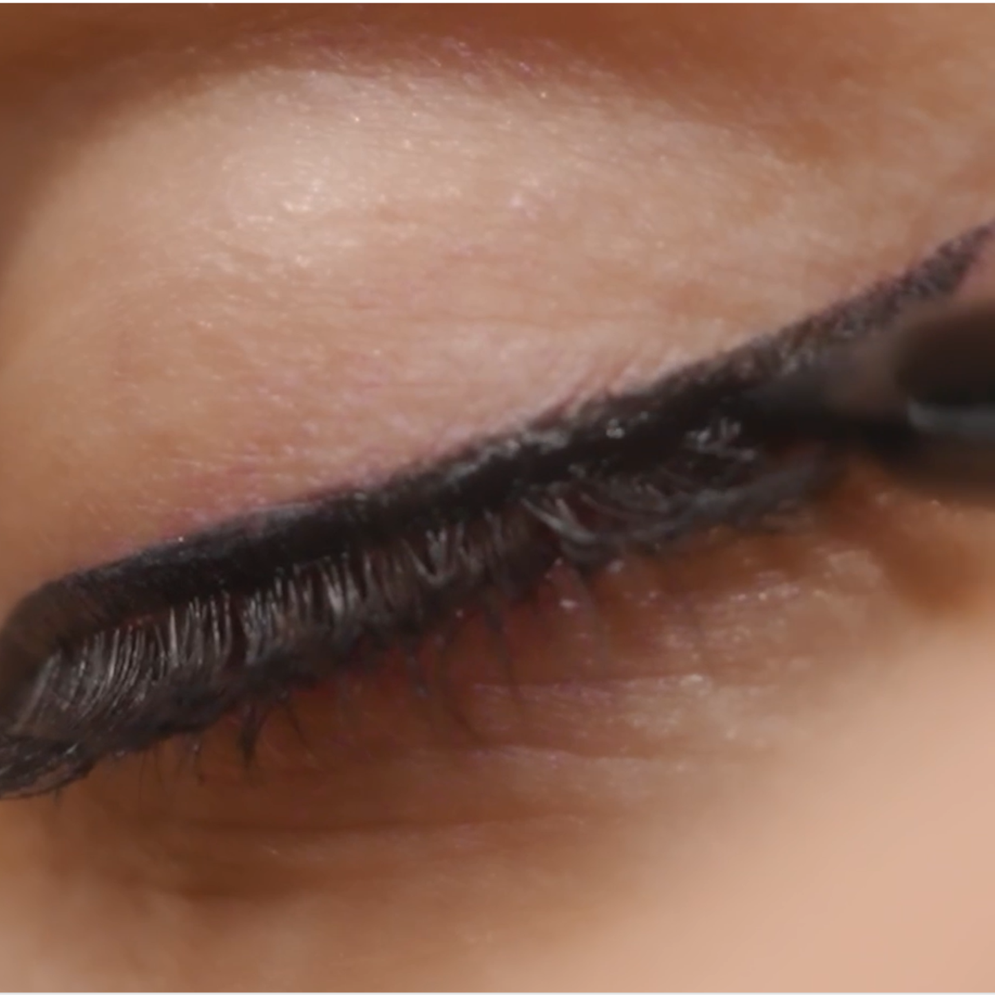 Motives®極致眼線筆