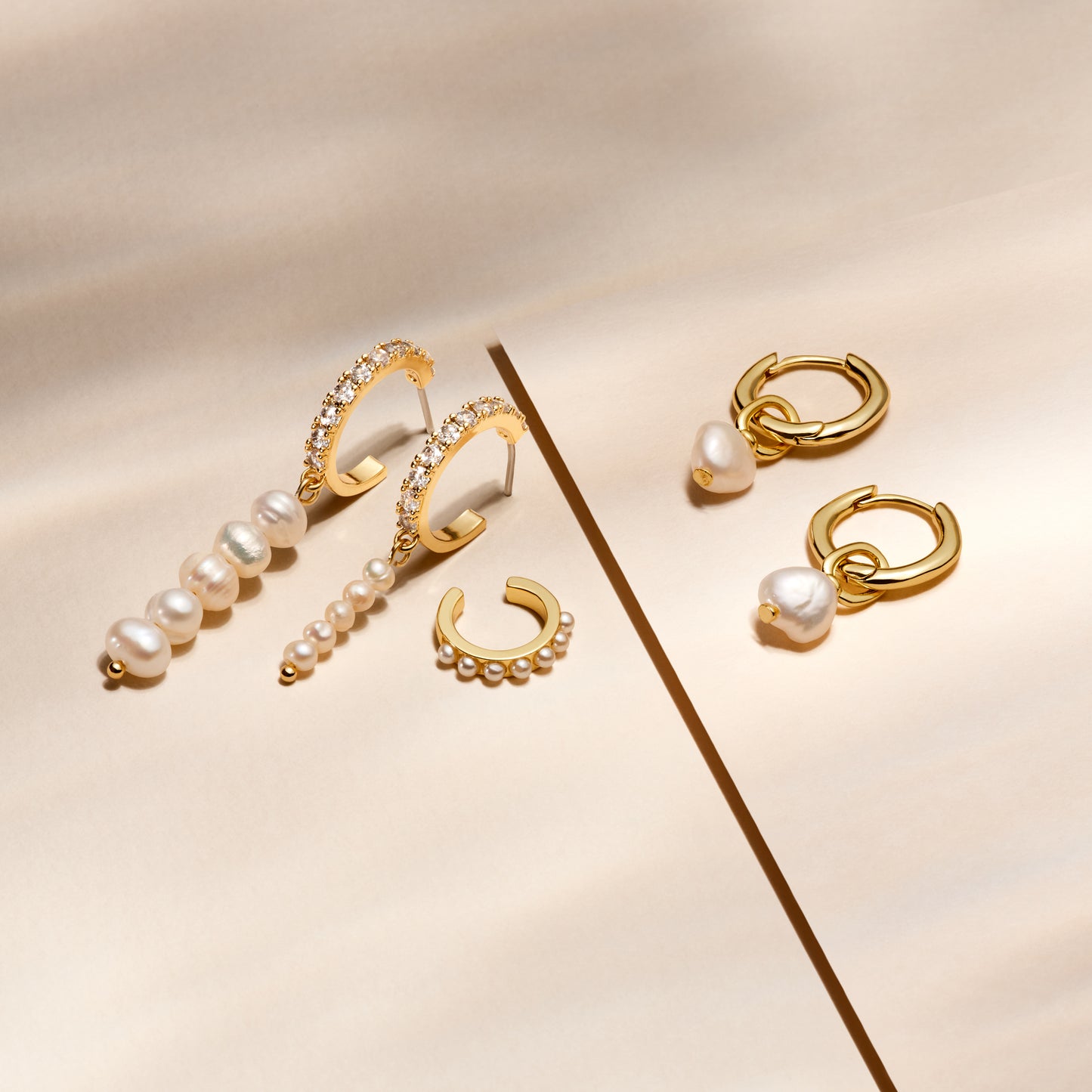 OLSEN – Mismatch Freshwater Pearl Earrings