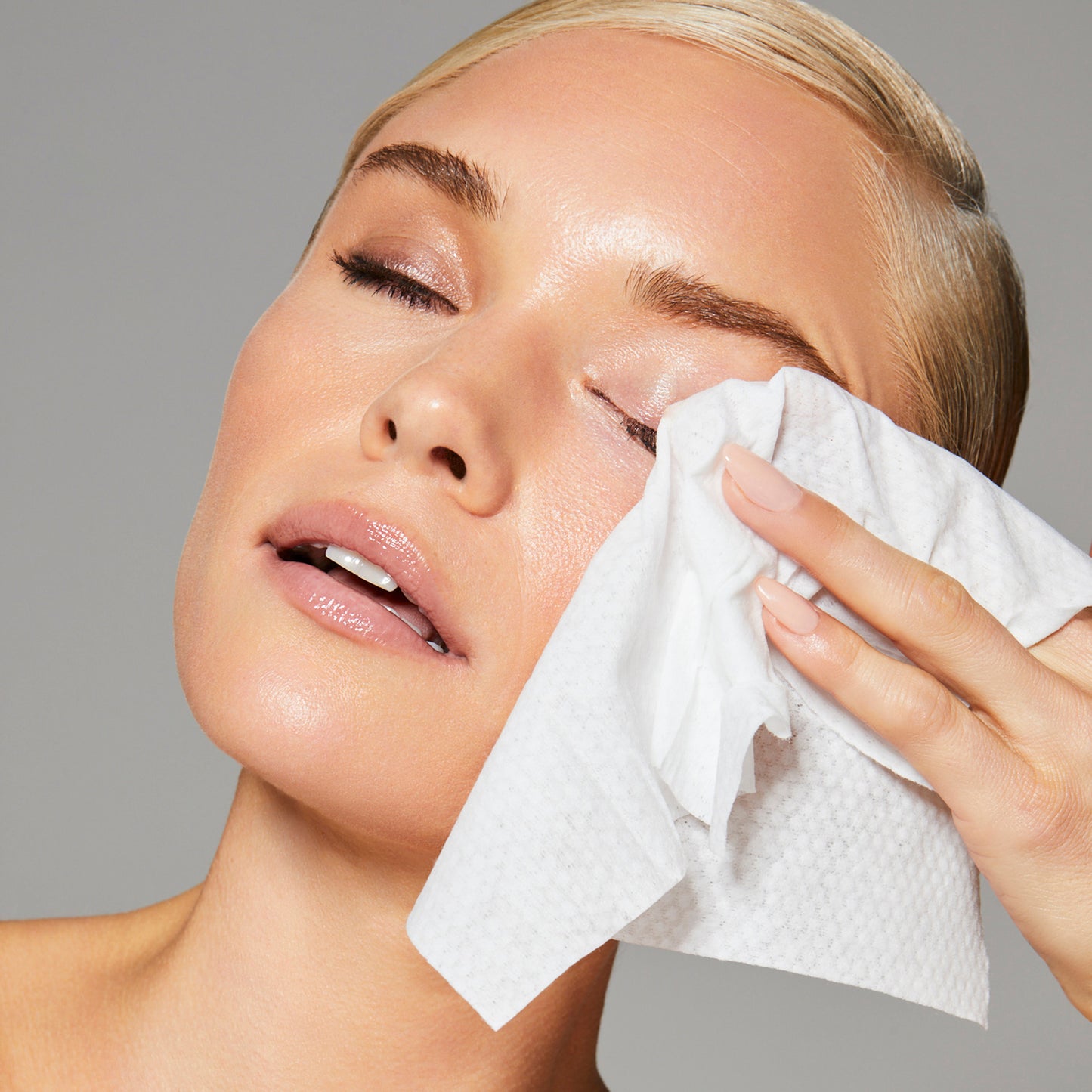Motives® Makeup Remover Towelettes
