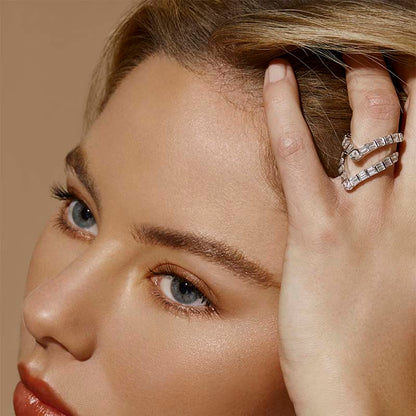 GAIA - V Shaped Baguette Ring