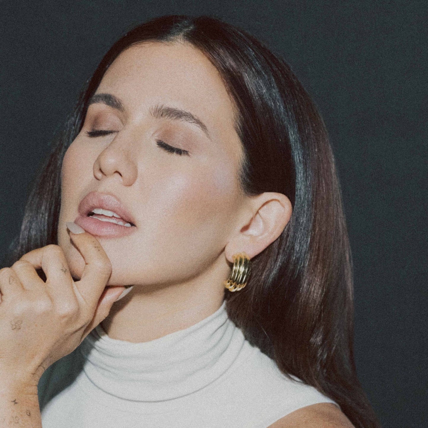 RAYE – Ribbed Earrings