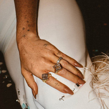 JULIOUS  –  Statement Square Ring