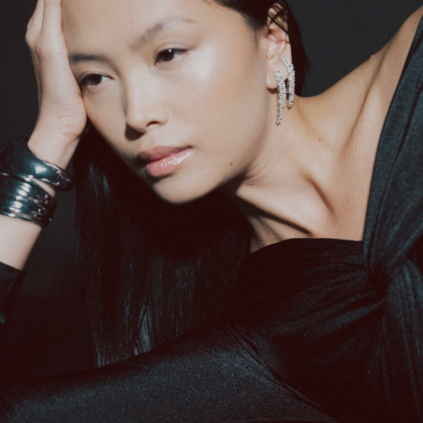 QUINN – Double Strand Earrings