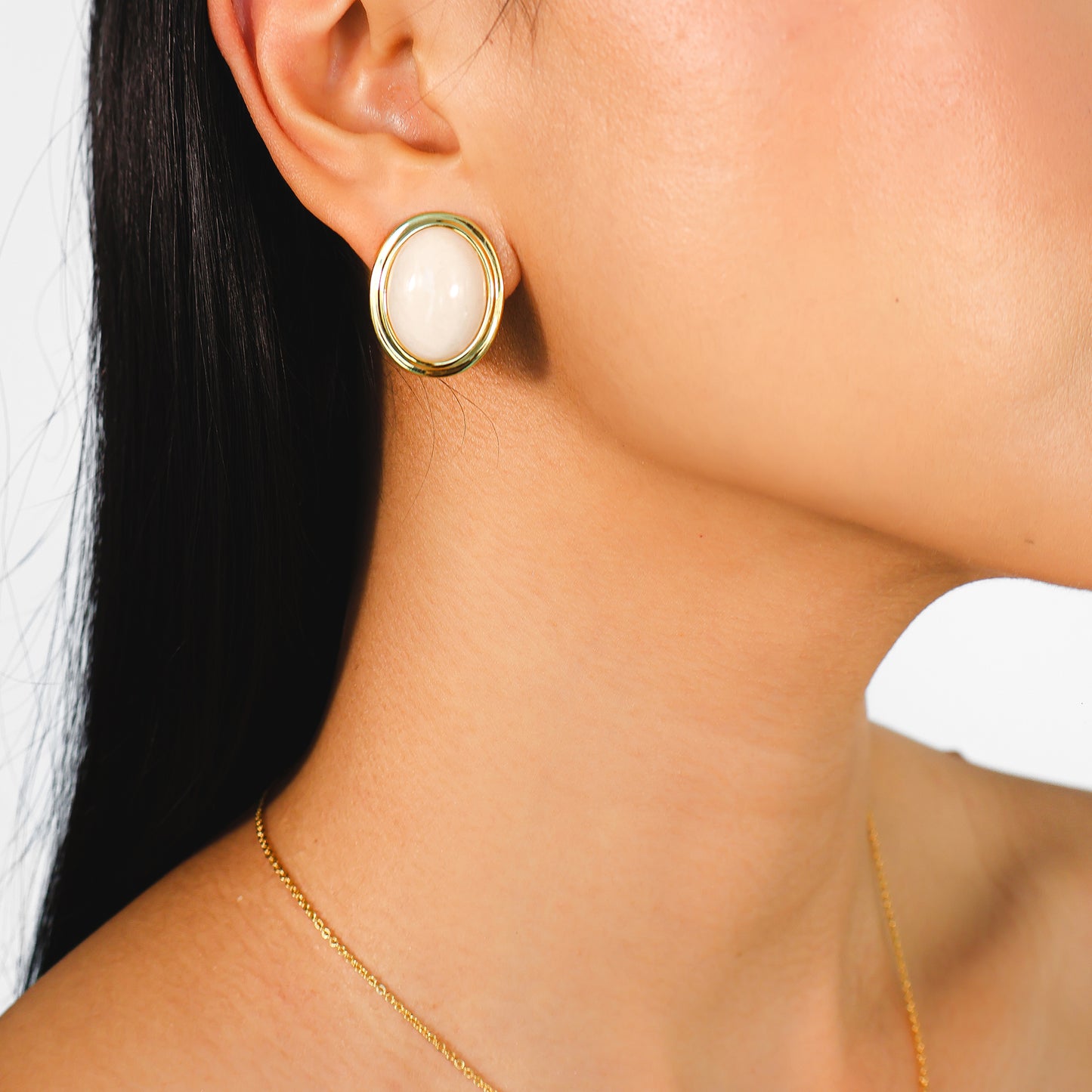 MAEVE – Oval Cream Opal Clip-on Earrings