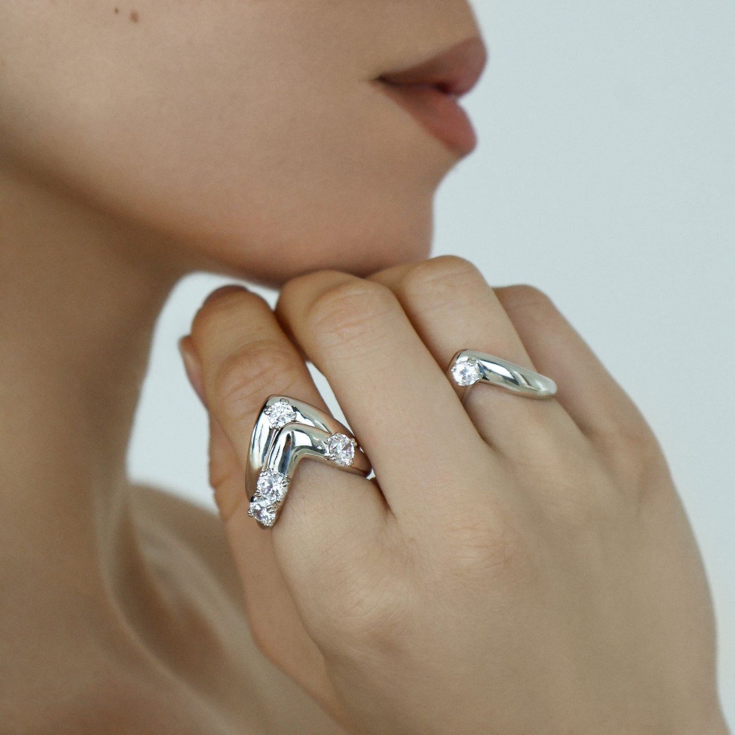 LEXI - V型爪鑲鑽雙戒組