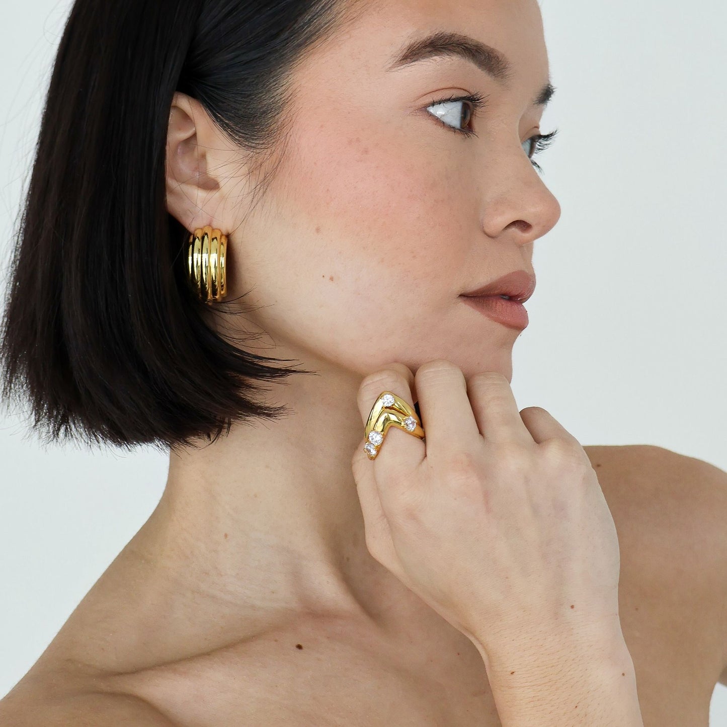 LEXI – Prong Set V-Shaped Ring Duo