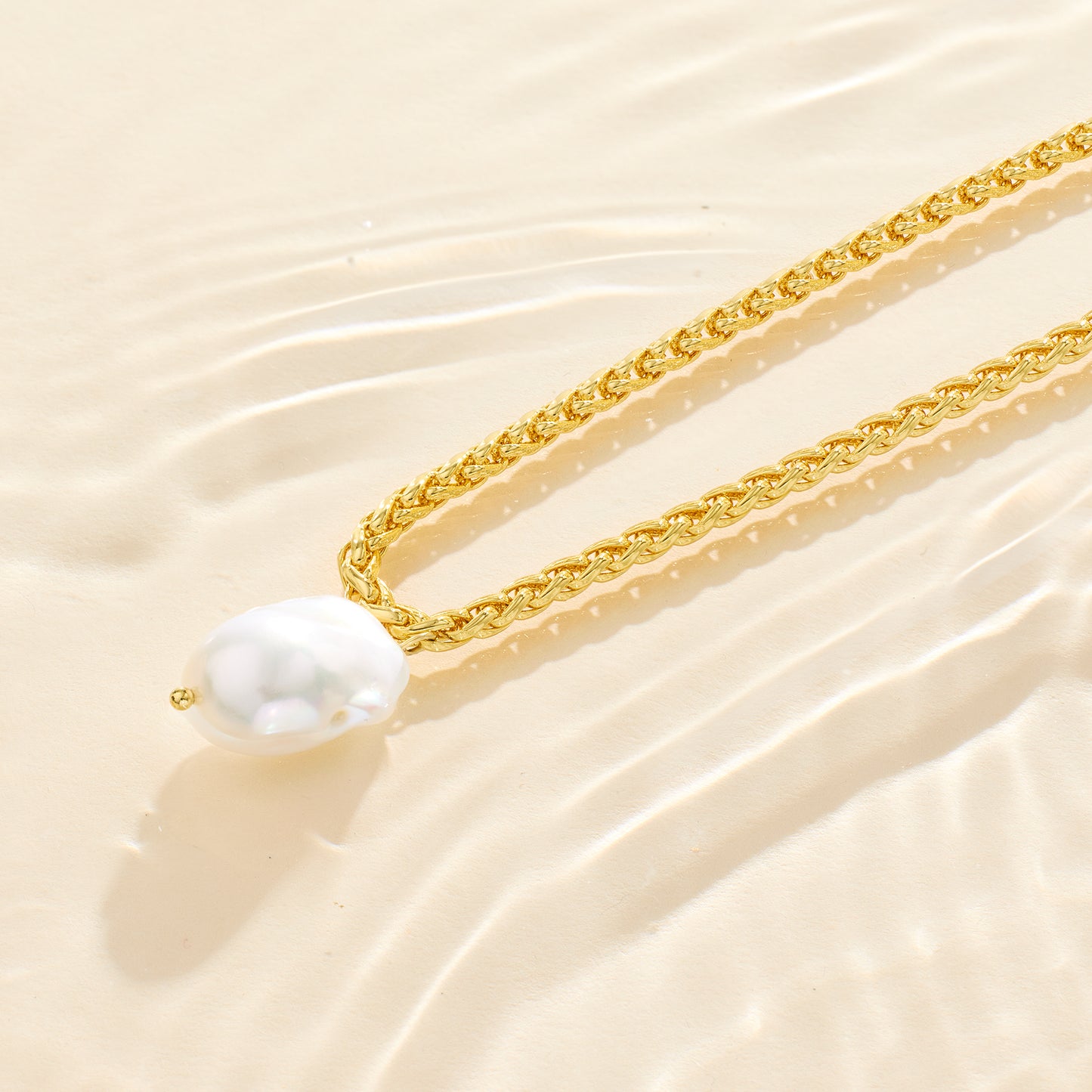 PERLA – Freshwater Pearl Pendant Wheat Chain Necklace