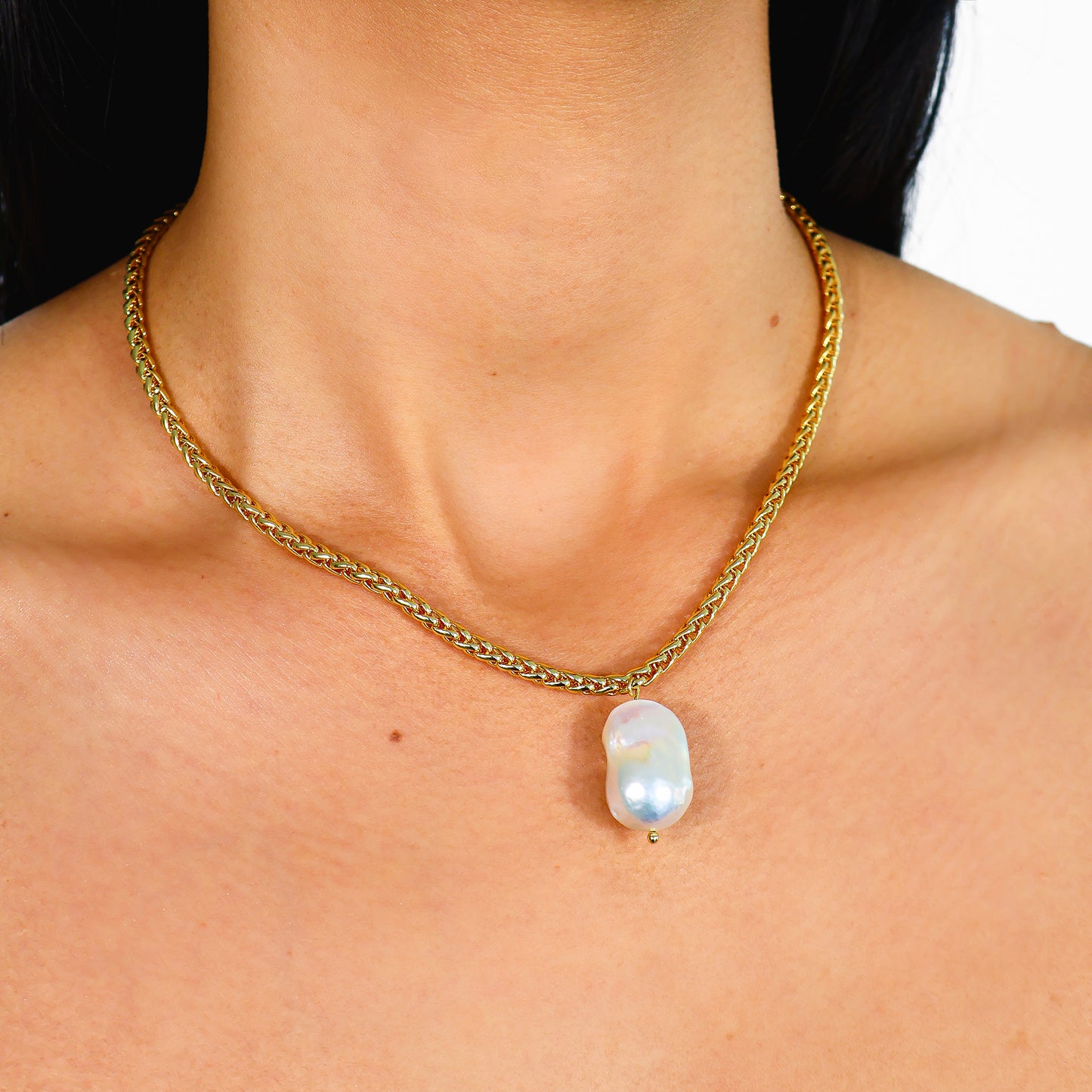 PERLA – Freshwater Pearl Pendant Wheat Chain Necklace