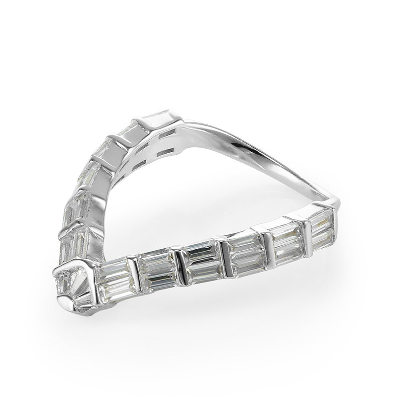 GAIA - V Shaped Baguette Ring